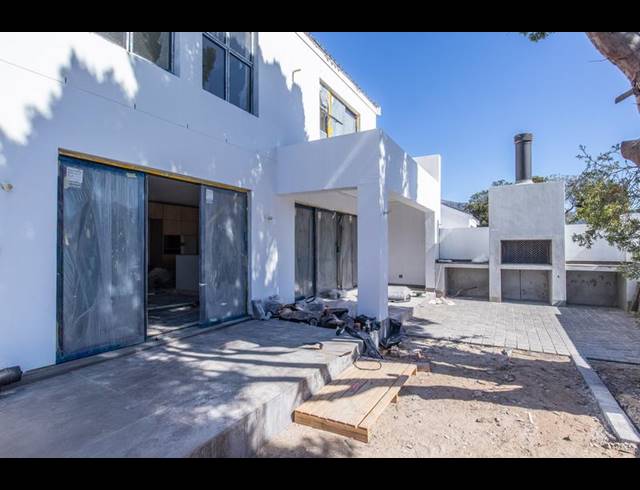 3 BEDROOM PROPERTY TO RENT IN MEADOWRIDGE